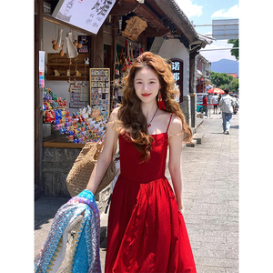 高级感名媛风红色露背吊带连衣裙女夏季海边度假风美背气质长裙子