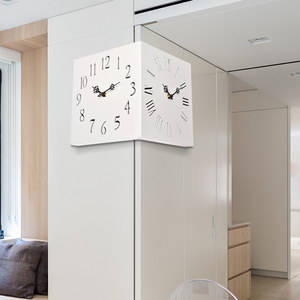现代简约墙角钟双面客厅挂钟静音时钟挂墙时尚家用钟饰北欧风钟表