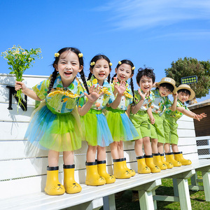 小城夏天青苹果乐园小美满小土豆幼儿园跳亲子舞蹈表演出服装衣服