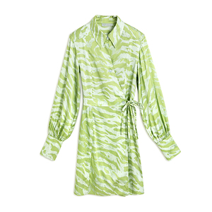 时尚博主最流行IN春款绿色斑马纹小尖领裹身茶歇裙回头率100