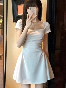 大码胖mm法式纯欲白色连衣裙女夏季2024新款显瘦包臀收腰小白短裙