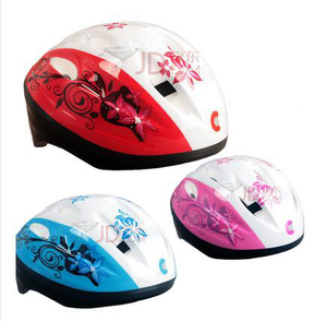 月辉运动正品儿童轮滑溜冰滑冰夏季透气轻便10孔防护帽子 头盔