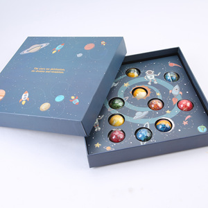 礼盒宇宙太空行星空星球巧克力12星座心形卡通糖零食情人礼物