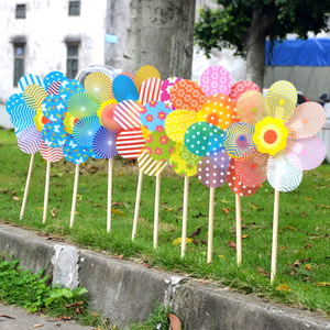风车装饰玩具户外塑料旋转彩色幼儿园儿童手拿插地木杆小花风车