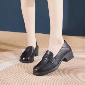 上海远足女鞋2023新款头层牛皮软面橡胶底耐磨一脚蹬时尚舒适透气