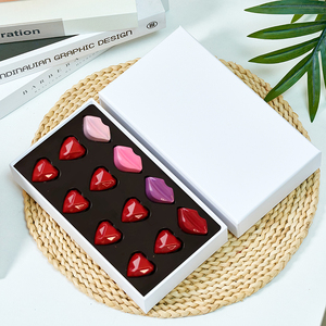 新款情人节12粒心形嘴唇巧克力包装盒礼盒硬盒高档雪花酥手工盒子