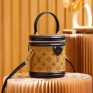 香港正品代购新款手提包斜挎包水桶包女包发财桶经典老花圆桶包