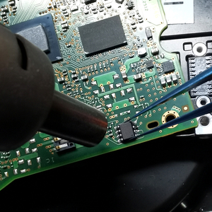 硬盘寄修换BIOS芯片 坏道检测 ROM焊接 硬盘不通电 烧板进水维修