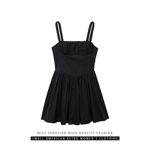 黑色褶皱吊带连衣裙短裙法式无袖高腰方领性感大裙摆夏季群子潮