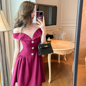 法式小香风气质显瘦泡泡袖红色大领口连衣裙修身女装2023夏季新款