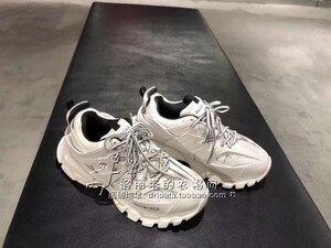 洛丽塔香港正品代购BALENCIAGA 21春夏 时尚厚底休闲情侣款老爹鞋