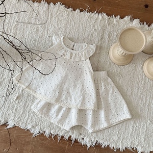 INS款夏季婴幼儿镂空刺绣荷叶领无袖上衣+短裤女宝宝公主范两件套