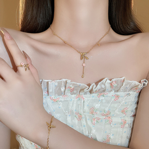 法国【设计师】Wei Ya唯雅 新款金色燕子花朵项链高级锁骨链颈链