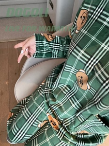 DOGOLI东嘉利韩国婴儿绒绿格纹小熊卡通女士布袋暖暖家居睡衣套装