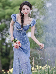 茶歇法式小清新蓝色碎花连衣裙超好看气质设计感温柔风雪纺长裙夏