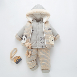 1-2岁男宝宝冬季加厚套装三件套新生婴儿洋气款连帽马甲外出服9月