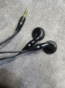 rio帝盟耳机 mp3配机 很新 平头耳机 插线耳机  自用