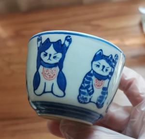 日本制福字款青花招财猫杯子，小茶杯，做酒杯也可以。中古品，青