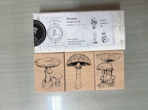 台湾吉 绝版蘑菇印章，都是全新的，A组没有拆封，另外一组仅拆