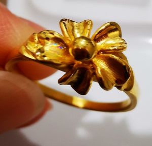 全新  重庆金店买的一枚999黄金戒指  可以送婆婆  送妈
