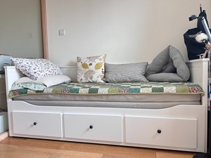 宜家汉尼斯沙发床➕胡斯维卡床垫（床垫非常舒服支撑力好）轻微使