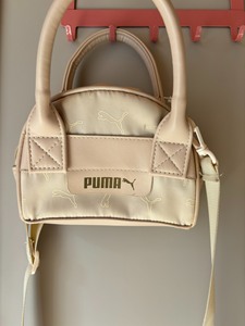 puma粉色小包 可单肩可斜挎 低价出