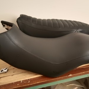 春风mt650坐垫寄来改装 降低加厚改软加乳胶或凝胶，标价实
