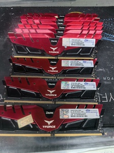 Team/十铨台式机内存  DDR4游戏内存条  16G30