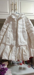 达衣岩品牌！！！白色的轻薄羽绒服，非常轻柔保暖，可穿80斤至