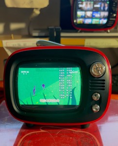 洛斐TV踢了个威蓝牙音箱改装小电视，本产品改装的是电脑副屏。