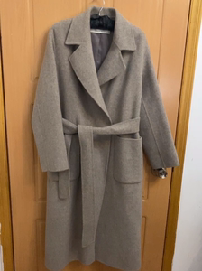 米灰色双面羊绒大衣，实体店购入2200，只穿一次！非诚勿扰！