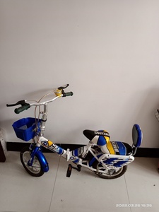 贝嘉琦品牌儿童自行车 ，可以折叠，车轱辘直经是30cm,品牌