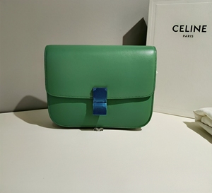 Celine塞琳·classic box·中号奶油草绿翻盖包