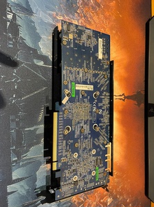 影驰 上将版GTX260+ DDR3 448bit。换过硅汁