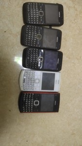 二手手机，诺基亚e63三个，x2两个，一共五个！收来后没试过