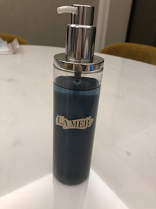 lamer 海蓝之谜卸妆油 购于澳门DFS 刚用了几次 开了