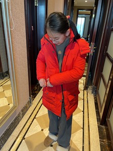 韩国货很正的桔红色中长款休闲羽绒服外套女