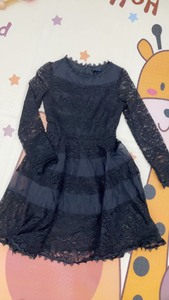【20两件孤品】黑色蕾丝镂空长袖大裙摆连衣裙