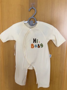 宝宝4月份出生，衣服都是九成新，洗的干净，有52码，59码，