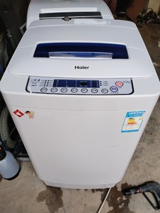 海尔全自动洗衣机，海尔小神童6公斤容量。
