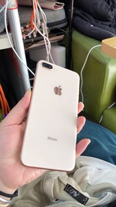 苹果 8plus   64G，iphone8p金色的 功能正