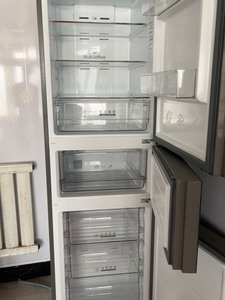 TCL三门冰箱，1级能耗，去年购买没用过几次基本全新，家里有