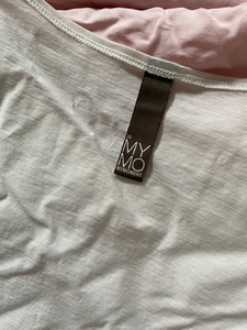 灰色垂坠质感连体裤和棉质白色短款T，购于济南银座商场，165