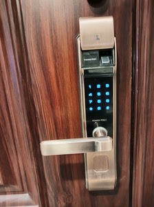开发商送的智能锁，凯迪仕指纹密码钥匙开锁，九成新，没有锁芯