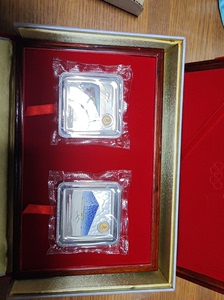 北京2008年奥运会纪念金银砖（第三组）100克银（镶金）对
