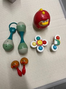 婴儿小月龄玩具，铃铛企鹅不倒翁，砂槌两只装，面包超人手摇铃，