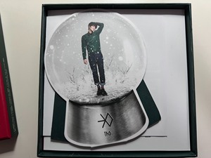 EXO《十二月的奇迹》专辑+小卡