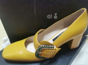 【全新小ck】黄色中高跟37码复古单鞋