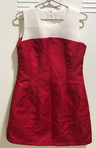 全新红白色设计网纱镂空连衣裙，舒丽装点牌，M码。肩宽31厘米