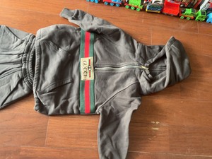 Gucci 儿童 男女同款 98新 裤子没有穿过！衣服穿过一